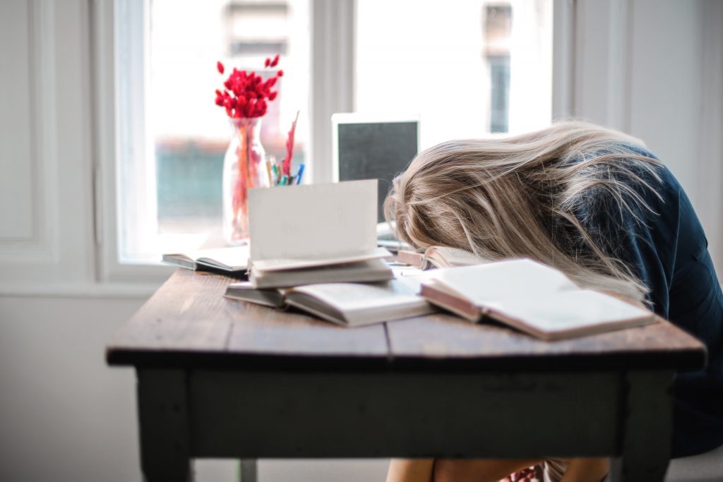 Tips to avoid sleep while studying